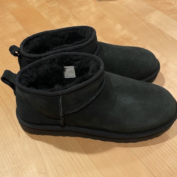 UGG Ultra Mini NWOT Size 11 - Picture 8 of 10